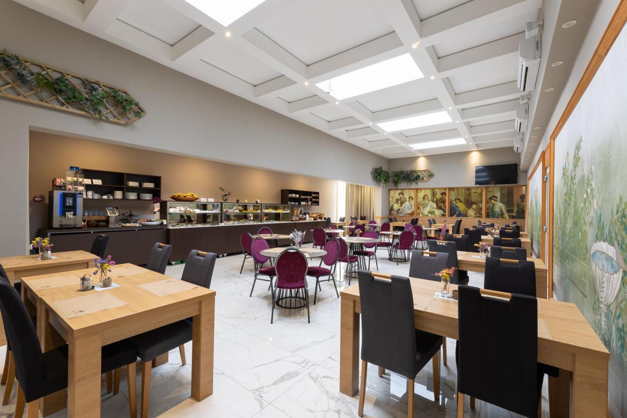 Hotel Salona Palace Eksteriør bilde